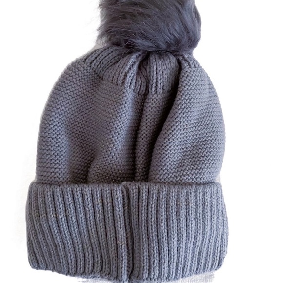 🛍🆕EMBELLISHED GRAY KNIT BEANIE HAT - Picture 3 of 3